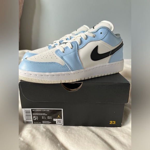 Jordan 1 Low Ice Blue Black (GS) - Picture 1 of 2